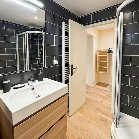 Eglise 2 - Maisonnette Pour 6 A Disneyland Paris Appartement *