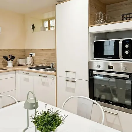 Apartment Eglise 2 - Maisonnette Pour 6 A Disneyland Paris Coutevroult